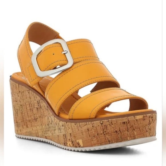 Donald Pliner NIB Iriving Wedge Sandal Yellow Size 10M - Picture 1 of 14